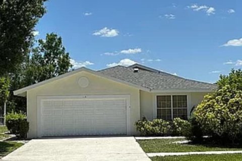 Villa ou maison à vendre à Royal Palm Beach, Floride: 2 chambres, 179.86 m2 № 1221613 - photo 16