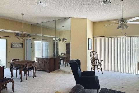 Villa ou maison à vendre à Royal Palm Beach, Floride: 2 chambres, 179.86 m2 № 1221613 - photo 7