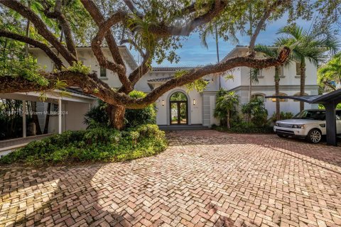Casa en venta en Pinecrest, Florida, 5 dormitorios, 598.94 m2 № 1058206 - foto 1