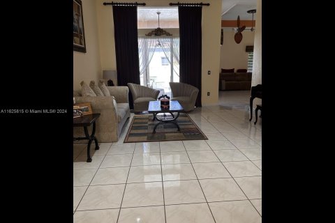 Casa en venta en Miramar, Florida, 4 dormitorios, 230.49 m2 № 1282390 - foto 3