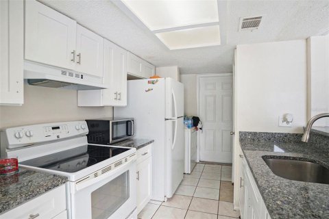 Adosado en venta en Tampa, Florida, 2 dormitorios, 99.31 m2 № 1413258 - foto 14