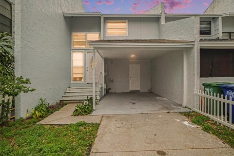 Adosado en venta en Tampa, Florida, 2 dormitorios, 99.31 m2 № 1413258 - foto 1