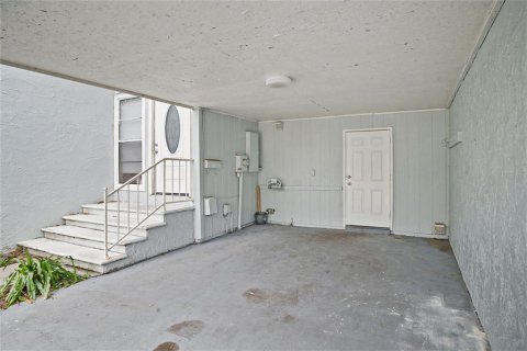 Adosado en venta en Tampa, Florida, 2 dormitorios, 99.31 m2 № 1413258 - foto 4