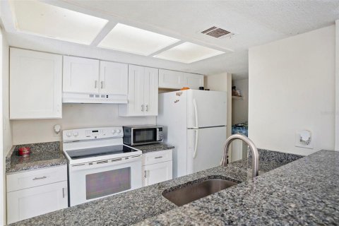 Adosado en venta en Tampa, Florida, 2 dormitorios, 99.31 m2 № 1413258 - foto 16