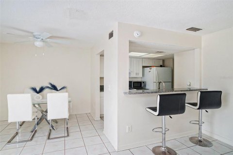 Townhouse in Tampa, Florida 2 bedrooms, 99.31 sq.m. № 1413258 - photo 13