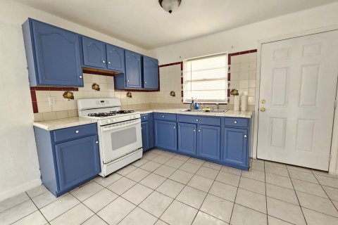 Casa en venta en Okeechobee, Florida, 4 dormitorios, 93.65 m2 № 1017998 - foto 9