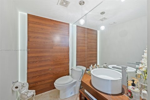 Condo in Sunny Isles Beach, Florida, 3 bedrooms  № 1071986 - photo 11