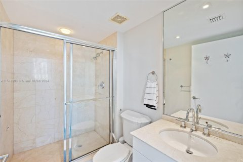 Condominio en venta en Sunny Isles Beach, Florida, 3 dormitorios, 226.68 m2 № 1071986 - foto 19