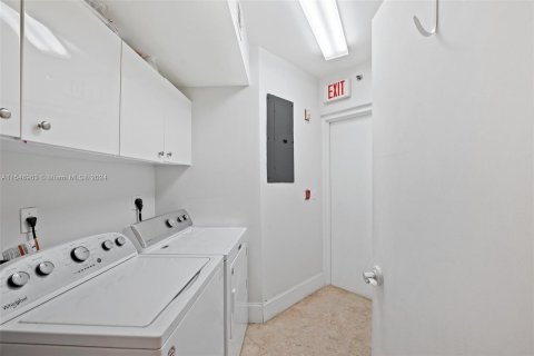 Condo in Sunny Isles Beach, Florida, 3 bedrooms  № 1071986 - photo 22