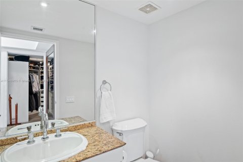 Condo in Sunny Isles Beach, Florida, 3 bedrooms  № 1071986 - photo 15