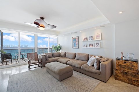 Condominio en venta en Sunny Isles Beach, Florida, 3 dormitorios, 226.68 m2 № 1071986 - foto 4