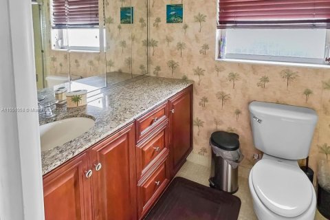 Copropriété à vendre à Pompano Beach, Floride: 3 chambres, 129.13 m2 № 1067564 - photo 13