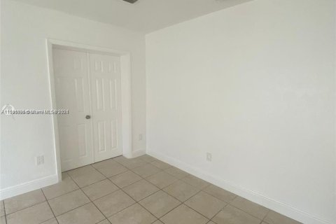 House in West Park, Florida 3 bedrooms, 112.6 sq.m. № 1067561 - photo 14