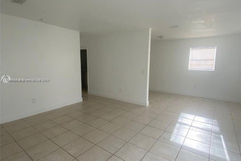 House in West Park, Florida 3 bedrooms, 112.6 sq.m. № 1067561 - photo 15
