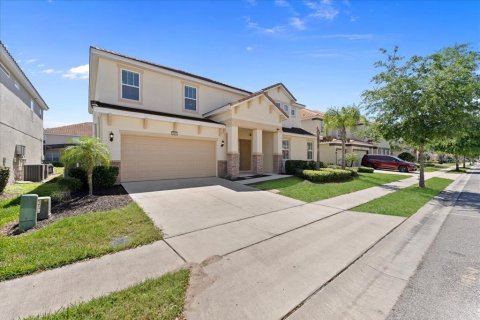 House in Davenport, Florida 9 bedrooms, 426.79 sq.m. № 1086626 - photo 3