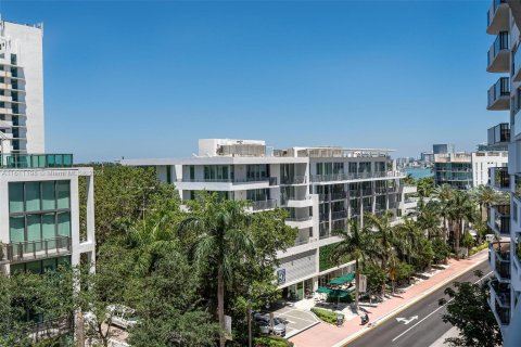 Condo in Miami Beach, Florida, 2 bedrooms  № 1233395 - photo 18