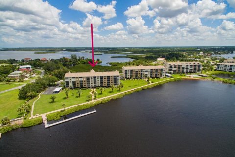 Copropriété à vendre à Port Richey, Floride: 2 chambres, 95.22 m2 № 1042641 - photo 2