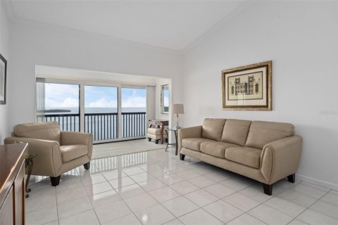 Condo in Port Richey, Florida, 2 bedrooms  № 1042641 - photo 16