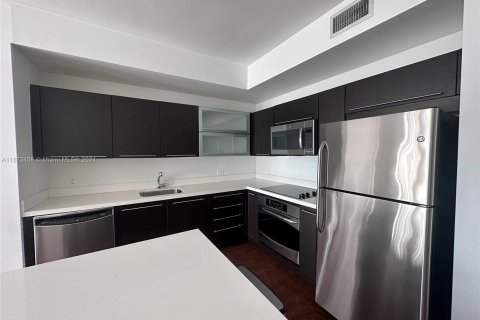 Condo in Miami, Florida, 1 bedroom  № 1398420 - photo 5