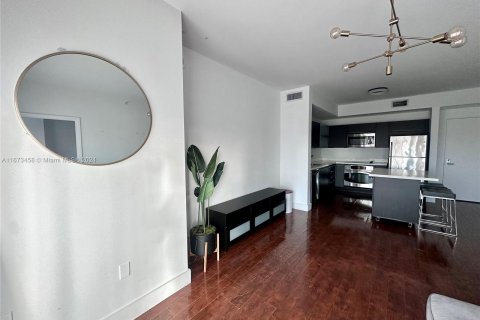 Condo in Miami, Florida, 1 bedroom  № 1398420 - photo 2