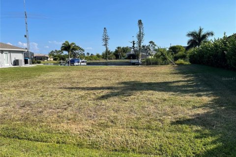 Terreno en venta en Port Charlotte, Florida № 1164344 - foto 1