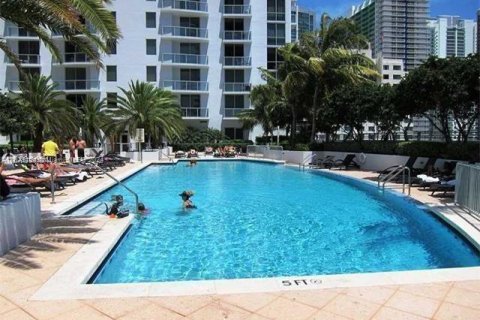 Condominio en alquiler en Miami, Florida, 56.11 m2 № 1282260 - foto 12