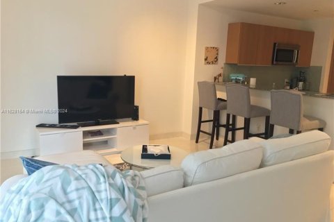 Condominio en alquiler en Miami, Florida, 56.11 m2 № 1282260 - foto 4