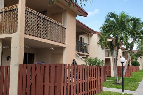 Condo in North Lauderdale, Florida, 3 bedrooms  № 1306270 - photo 12