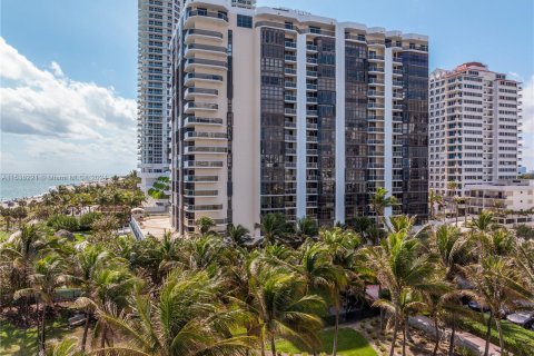 Condominio en venta en Miami Beach, Florida, 2 dormitorios, 181.62 m2 № 1047214 - foto 2