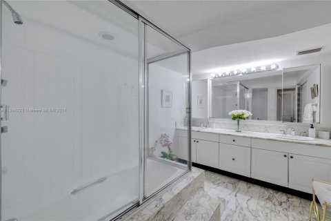 Condominio en venta en Miami Beach, Florida, 2 dormitorios, 181.62 m2 № 1047214 - foto 20