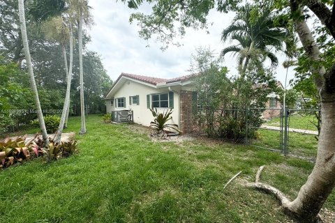 Villa ou maison à vendre à Fort Lauderdale, Floride: 4 chambres, 180.97 m2 № 1270963 - photo 23