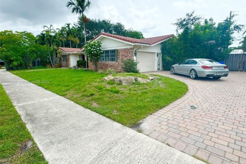 Villa ou maison à vendre à Fort Lauderdale, Floride: 4 chambres, 180.97 m2 № 1270963 - photo 4