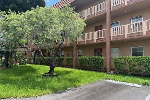 Condominio en venta en Sunrise, Florida, 2 dormitorios, 78.97 m2 № 1270959 - foto 1