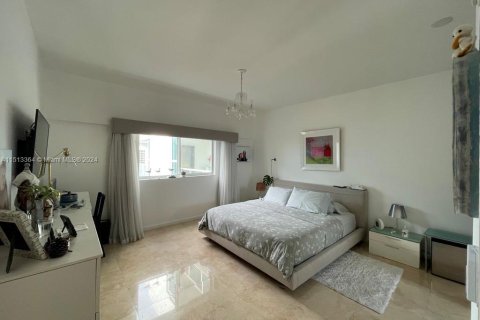 Condo in Miami, Florida, 2 bedrooms  № 1370357 - photo 14