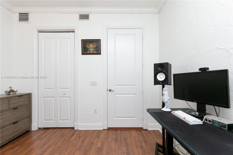 Condo in Parkland, Florida, 3 bedrooms  № 1072845 - photo 6