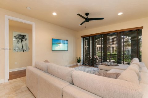 Condo in Parkland, Florida, 3 bedrooms  № 1072845 - photo 16