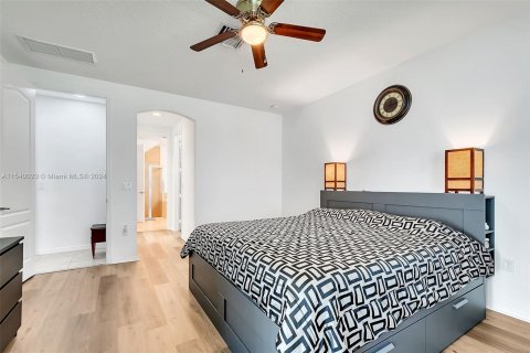 Casa en venta en Davie, Florida, 5 dormitorios, 228.54 m2 № 1072849 - foto 29