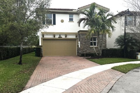 House in Davie, Florida 5 bedrooms, 228.54 sq.m. № 1072849 - photo 1