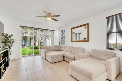 Casa en venta en Davie, Florida, 5 dormitorios, 228.54 m2 № 1072849 - foto 7