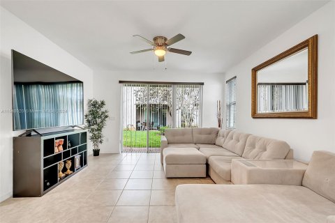 Casa en venta en Davie, Florida, 5 dormitorios, 228.54 m2 № 1072849 - foto 6