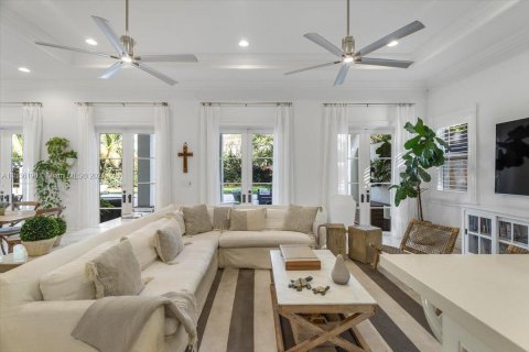 Villa ou maison à vendre à Pinecrest, Floride: 8 chambres, 738.94 m2 № 1033126 - photo 21