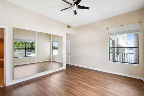 Condo in Tampa, Florida, 2 bedrooms  № 1393402 - photo 17