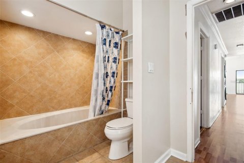 Condo in Tampa, Florida, 2 bedrooms  № 1393402 - photo 19