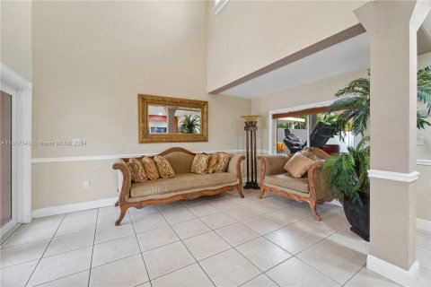 House in Miami, Florida 4 bedrooms, 164.99 sq.m. № 1238905 - photo 6