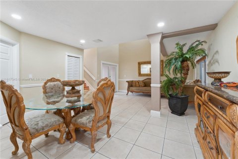 House in Miami, Florida 4 bedrooms, 164.99 sq.m. № 1238905 - photo 7