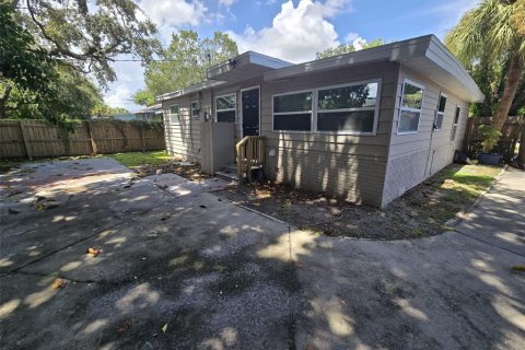 Casa en venta en Saint Petersburg, Florida, 4 dormitorios, 105.91 m2 № 1352282 - foto 11