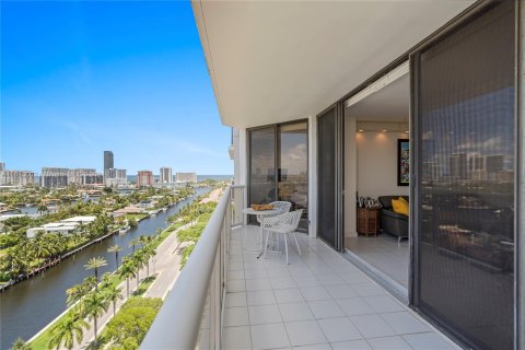 Copropriété à vendre à Aventura, Floride: 2 chambres, 142.14 m2 № 1234923 - photo 2