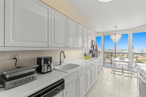 Copropriété à vendre à Aventura, Floride: 2 chambres, 142.14 m2 № 1234923 - photo 17