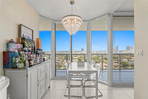 Copropriété à vendre à Aventura, Floride: 2 chambres, 142.14 m2 № 1234923 - photo 12