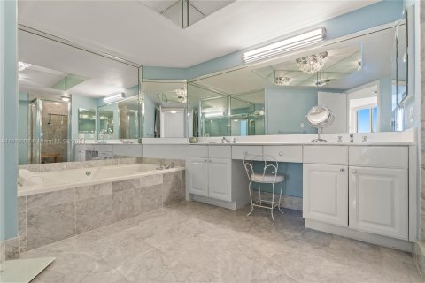 Copropriété à vendre à Aventura, Floride: 2 chambres, 142.14 m2 № 1234923 - photo 21